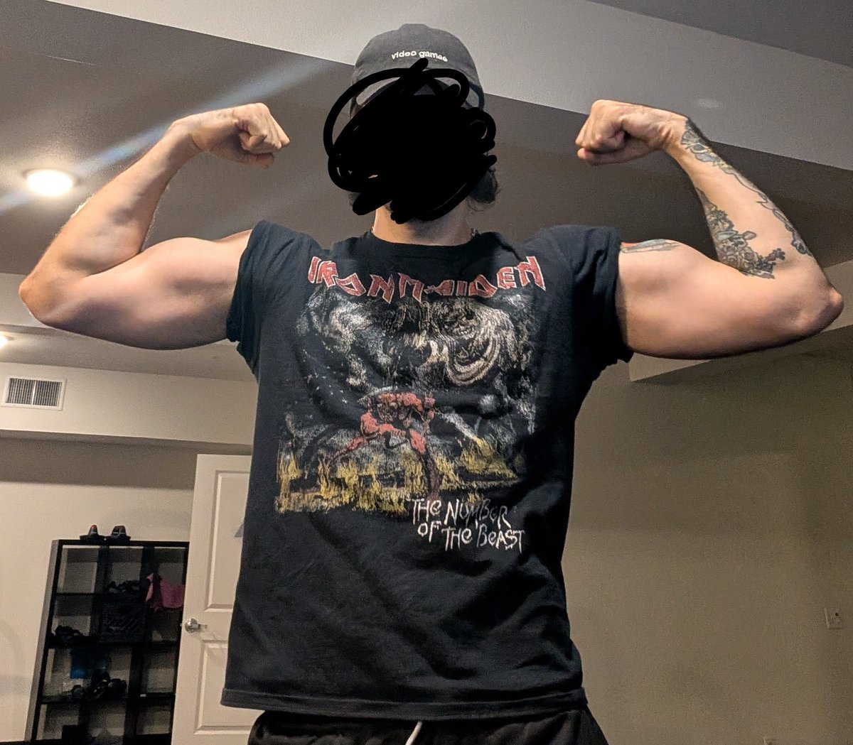 Octopimp's tweet photo. Warning: immersion break

Leading up to my debut I lost so much progress in the gym from stress and lack of sleep, but now I'm back in there and feel like I'm finally on top of things again 👍 https://t.co/C3JTja8ljk