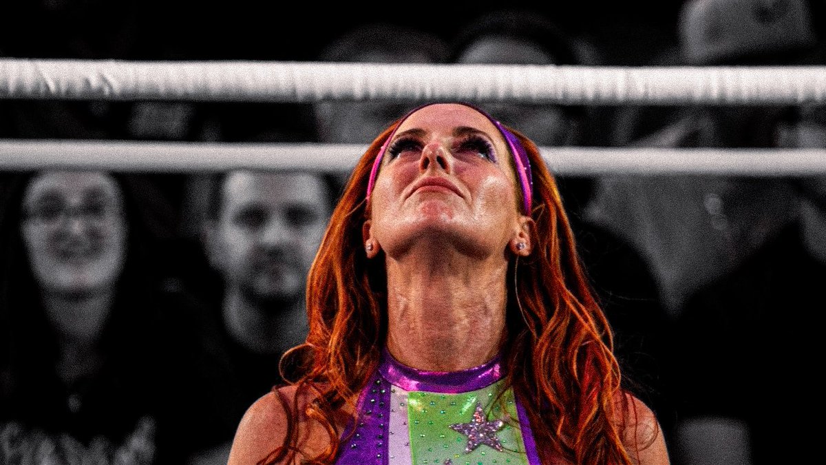 ChannelofDivas's tweet photo. @SantanaGarrett_ the new @wowsuperheroes #champion https://t.co/I1ma0o8kXe