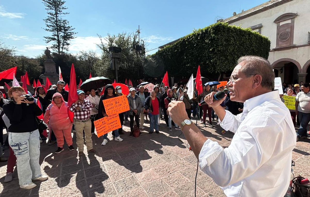 OscaRe_c's tweet photo. #AltoALasAmenazasEnQro, que se investiguen los ataques contra el Dirigente Estatal de Antorcha en Querétaro https://t.co/Ubihvjhk4L