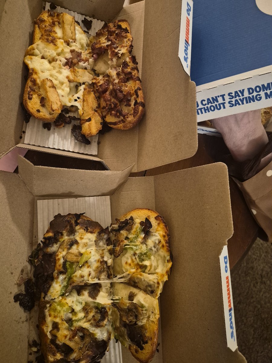 Twizzler84's tweet photo. @dominos Burned to a crisp https://t.co/i1gwIg7V5p