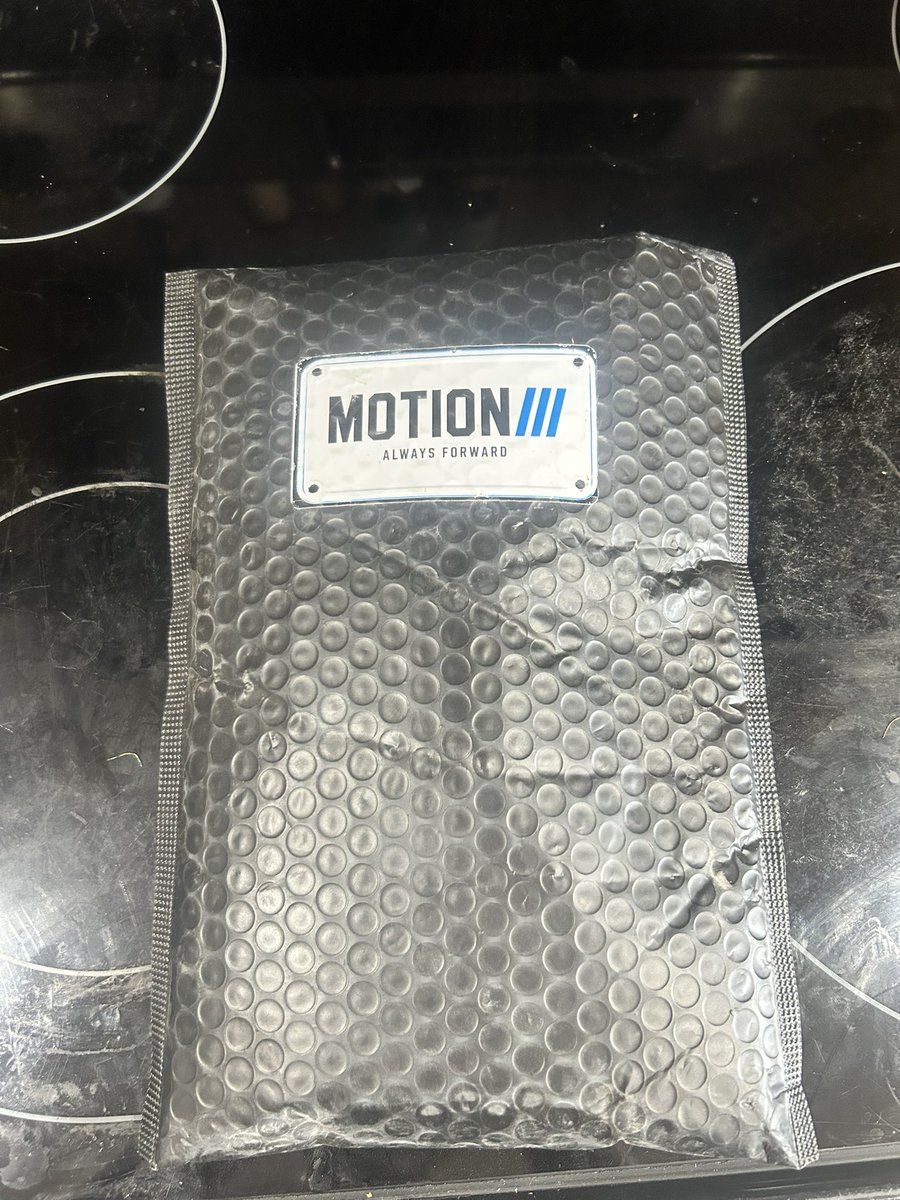 BreadYMaxyWaxy's tweet photo. YESSIRRRRRR. Motion pouches came in today. They’re actually good as fuck. @stevewilldoit https://t.co/yn5a4eWTMI
