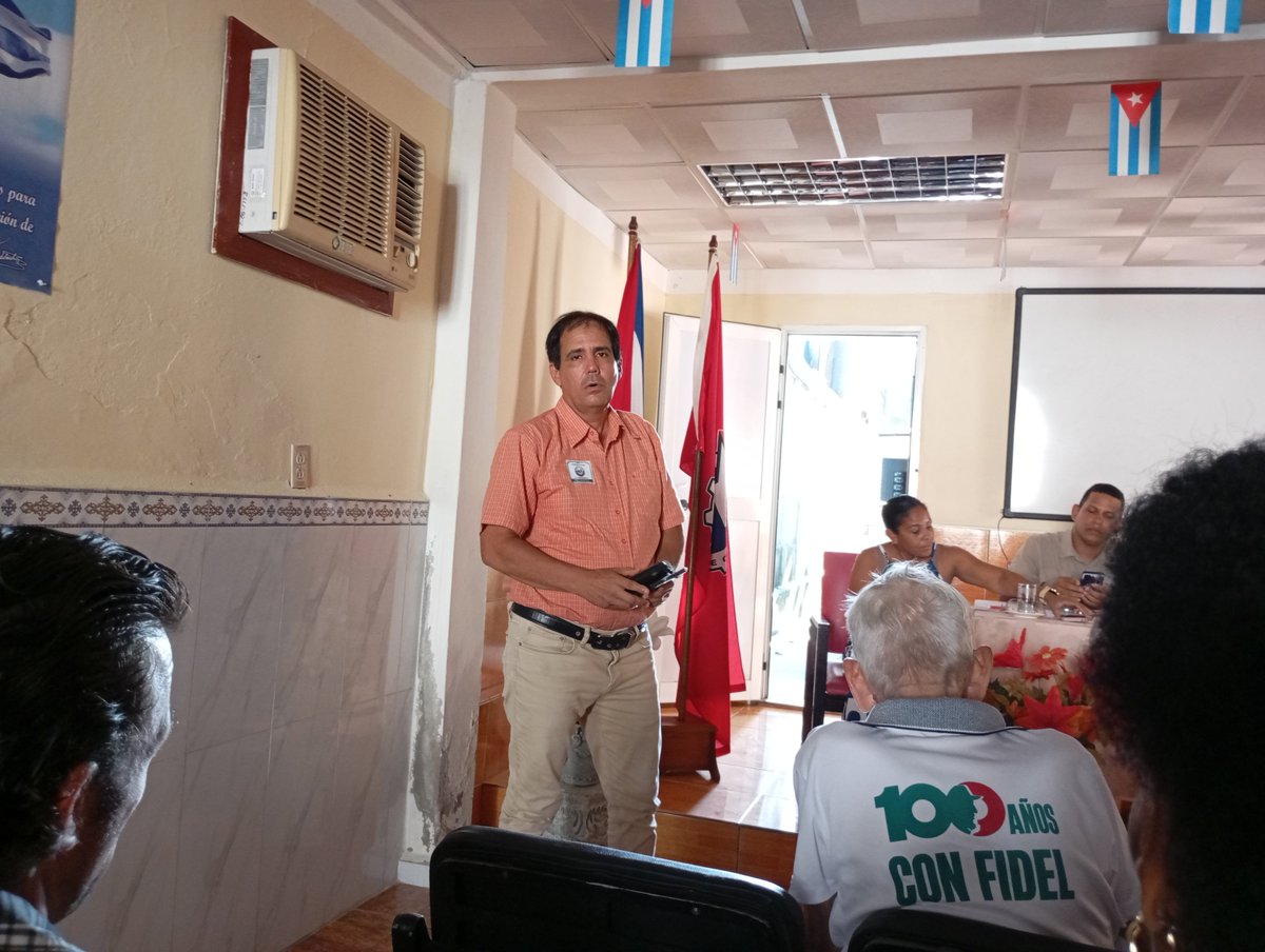 BS_DPECfgos's tweet photo. #Edusur El Comité Municipal del Sindicato de la Educación en Cienfuegos realizó su #IIIConferencia. La honró con su presencia el Héroe del Trabajo Damián Cosme Guas Paret. #CienfuegosXMasVictorias @CubaMined @CfgosEduca https://t.co/8lIqw78ZUn