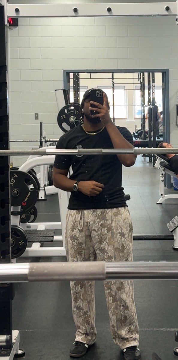 icarius___'s tweet photo. Nun crazy https://t.co/Tg6X6lfg7g