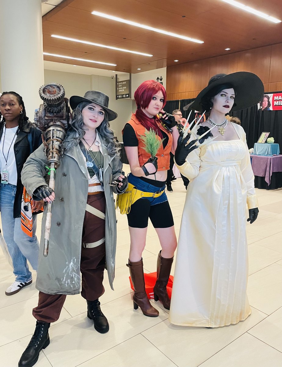 SovietVirusCos's tweet photo. My RE2 Claire pics from Fan Expo~
#ResidentEvilㅤ #ClaireRedfield #LeonKennedy #JillValentine #LadyD https://t.co/2cukoH2J21