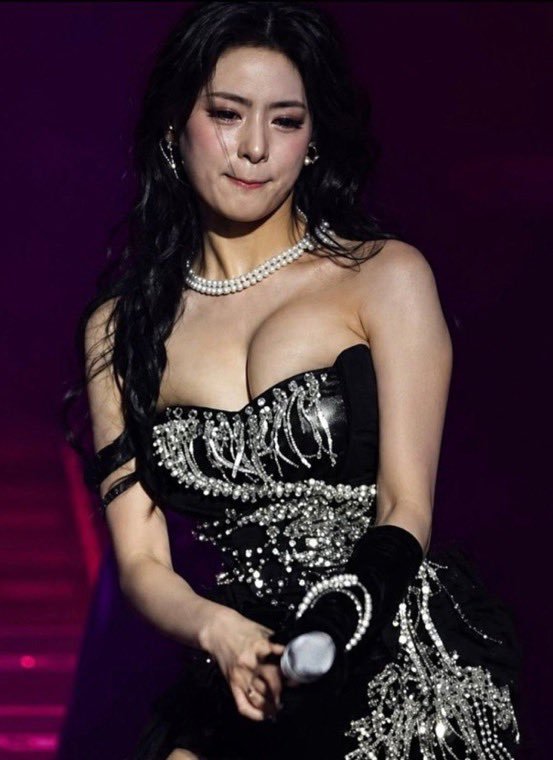 Lizxmtf's tweet photo. #AHYEON https://t.co/fUXrbxicZt