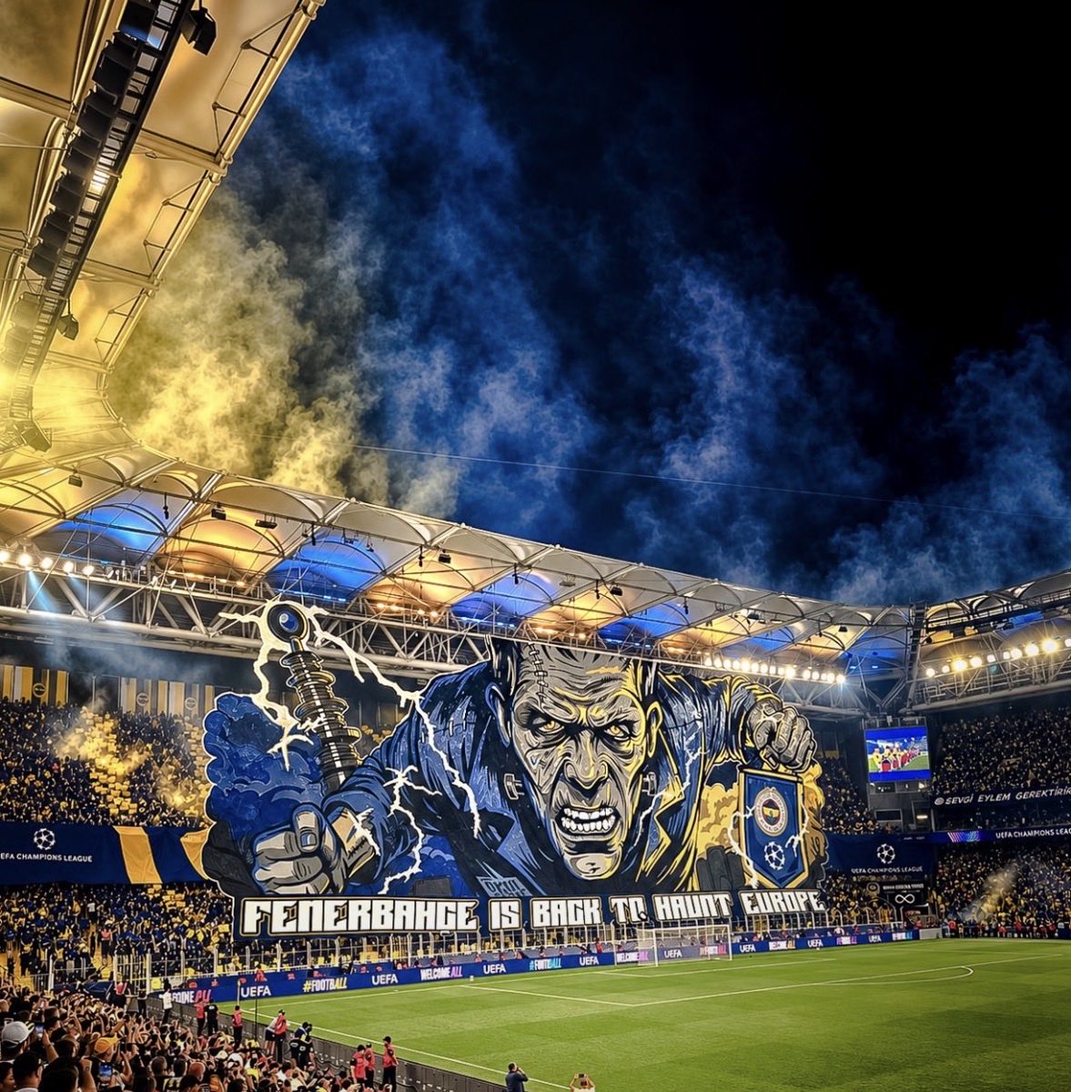 Deniz__23's tweet photo. Kadıköy'de kareografi ve şampiyonlar ligi müziği avrupanın bütün spor bültenlerinde gündem olmuş.

Teşekkürler @Fenerbahce https://t.co/TWPDCK053Y