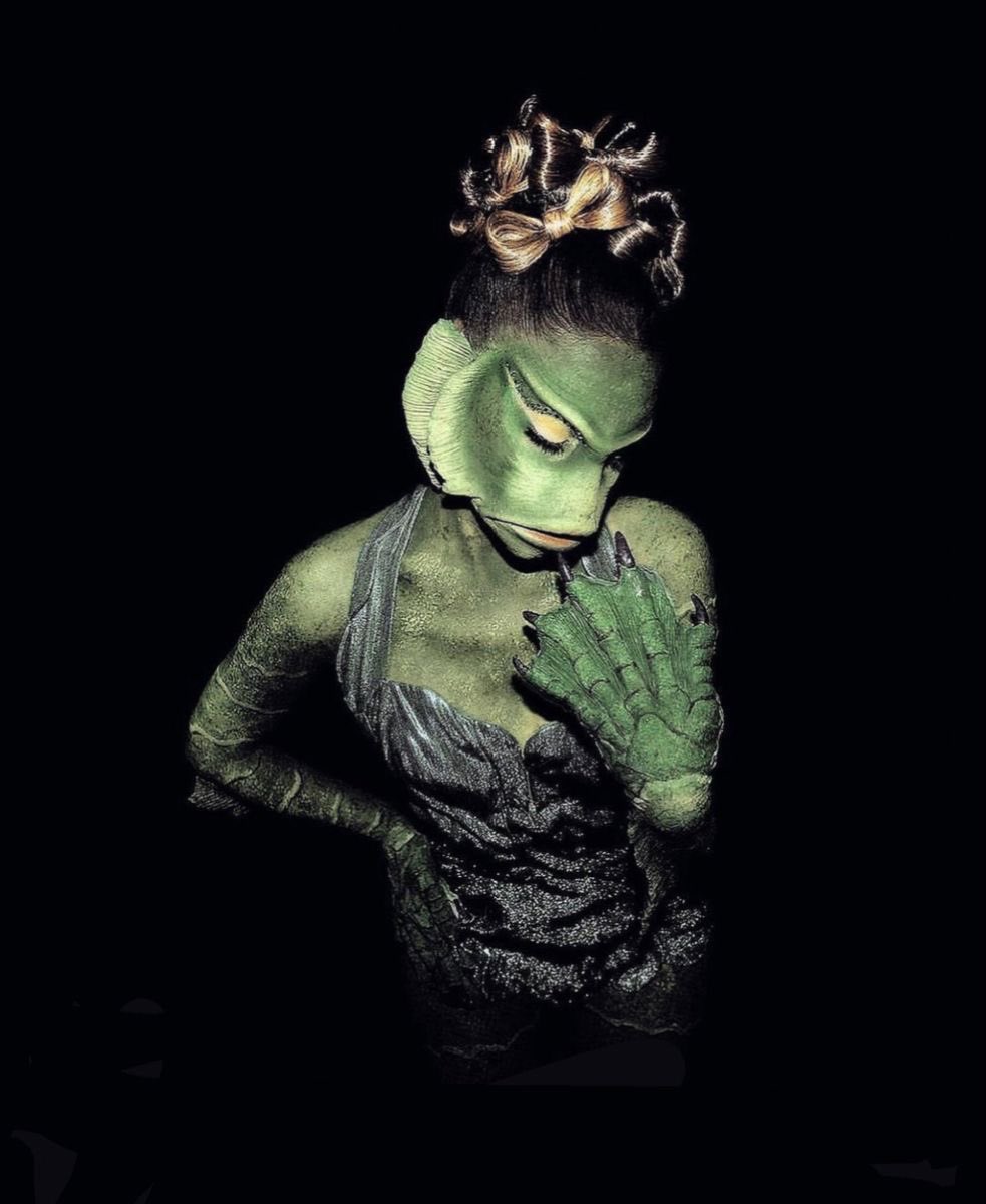 imhmadz's tweet photo. category is: ariana halloween costumes 🕸️๋࣭ https://t.co/nP2VGSGf3Y