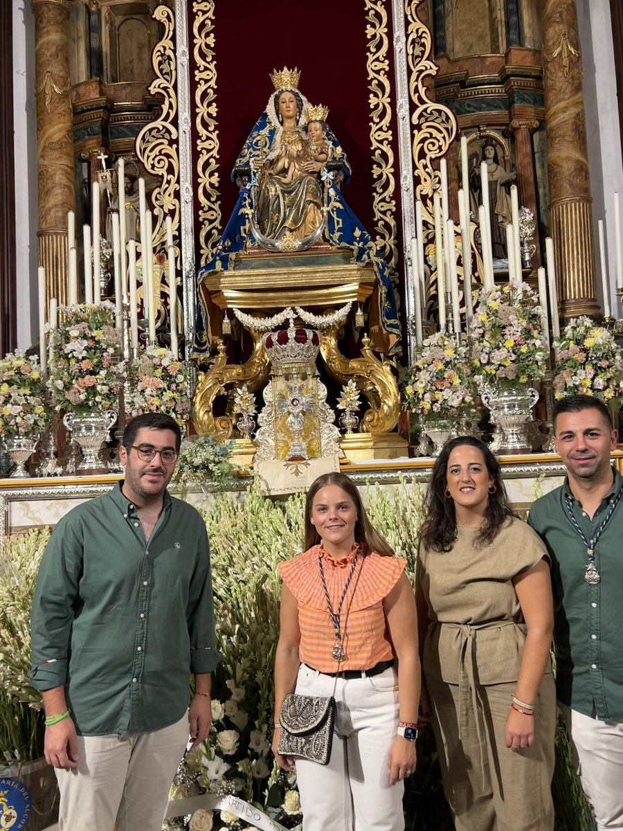 PP_VisodelAlcor's tweet photo. 💙Como cada 10 de septiembre, El Viso vuelve a encontrarse con su Patrona.

Hemos participado en la tradicional ofrenda floral de nardos a Sta. María del Alcor.

Un gesto cargado de emoción, que nos anuncia que ya está aquí el día grande del 12 de septiembre.

@StaMariaAlcor https://t.co/z9WGt2NjoX
