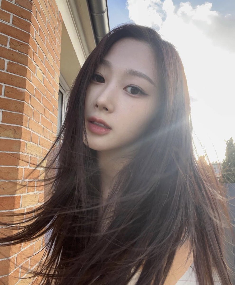 aerigami's tweet photo. This hair colour immediately reminded me of 2022 Giselle https://t.co/tNMiVIXwQz