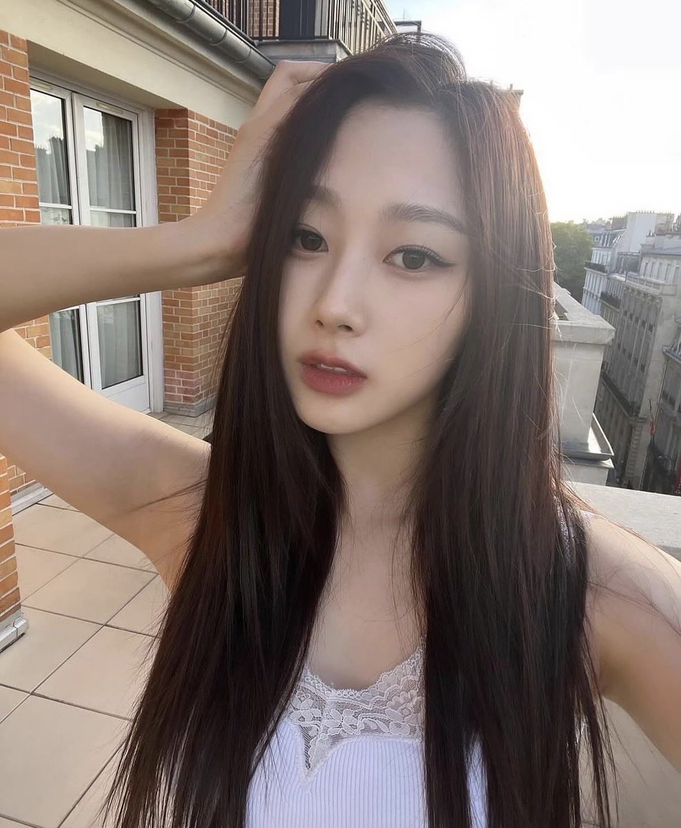 aerigami's tweet photo. This hair colour immediately reminded me of 2022 Giselle https://t.co/tNMiVIXwQz