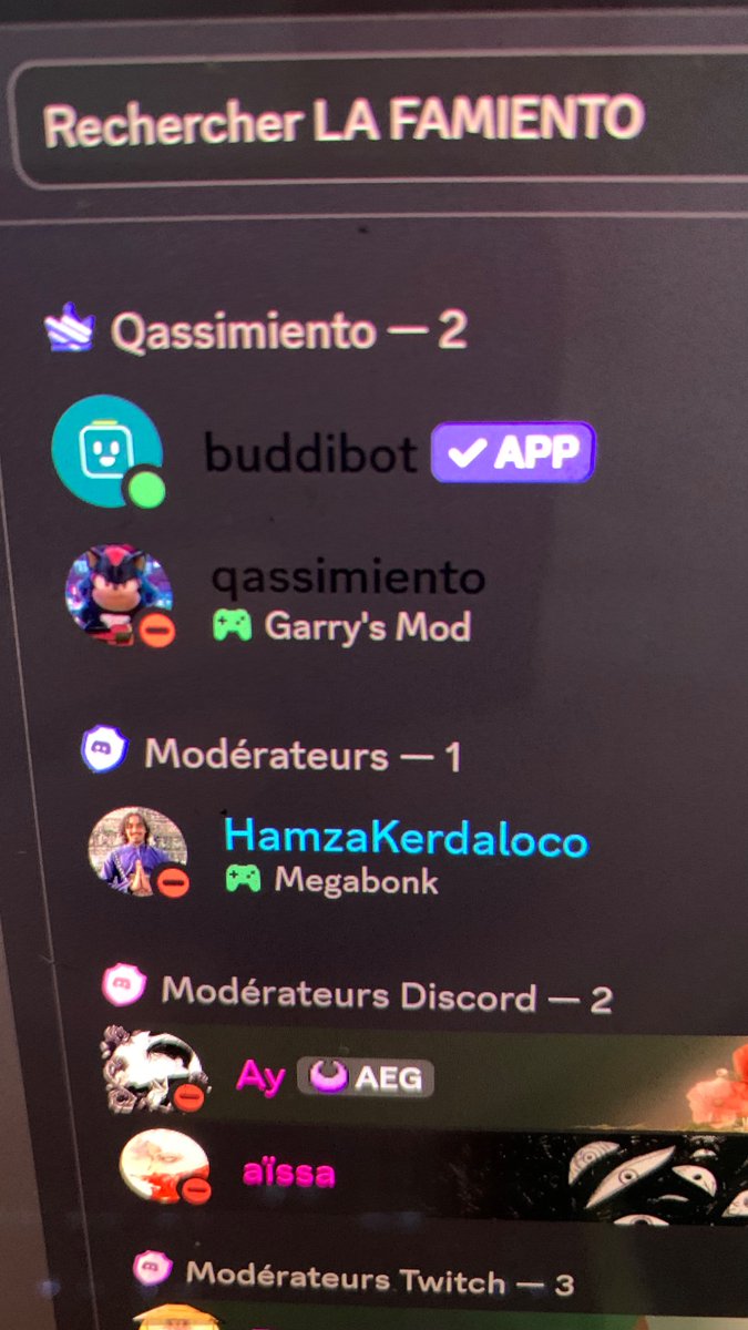 blob2345ryr's tweet photo. Pffff mais omzz quoi les mec za arrive 🤓🤤 https://t.co/axxYu101wc