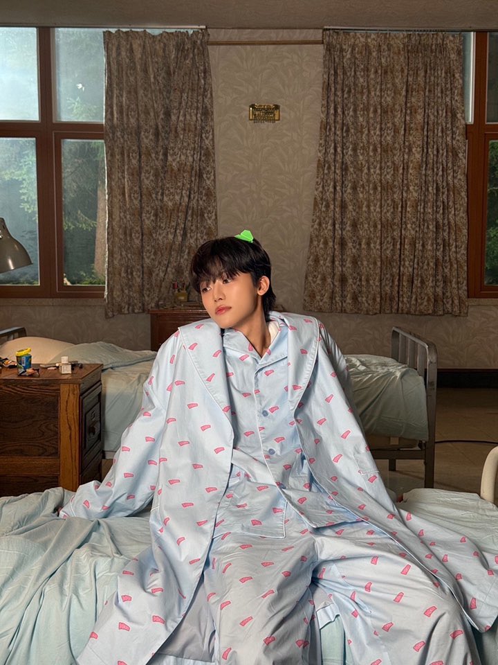 minyeolny's tweet photo. ก่อนนอน https://t.co/uLm2MUYGai