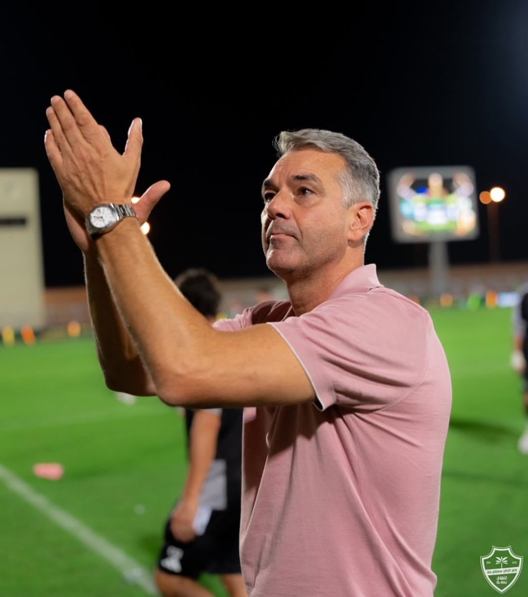 ALAHLI_PLUS's tweet photo. 🚨رسالة إلى كل مسؤول :

المُتدرب يجب ان يرحل قبل القارات لتنقذوا المشهد .. #الاهلي مشرف الوطن يجب ان تعلموا وتستوعبوا ان المدرب ليس قادر على العمل مع الفريق بجدية ..اتقذوا مشرف الوطن من كارثة هذا المُتدرب 🟢⚪️

@PIFSaudi 

#رحيل_المتدرب_بوسيتش_مطلب https://t.co/2AdTsTb3k6