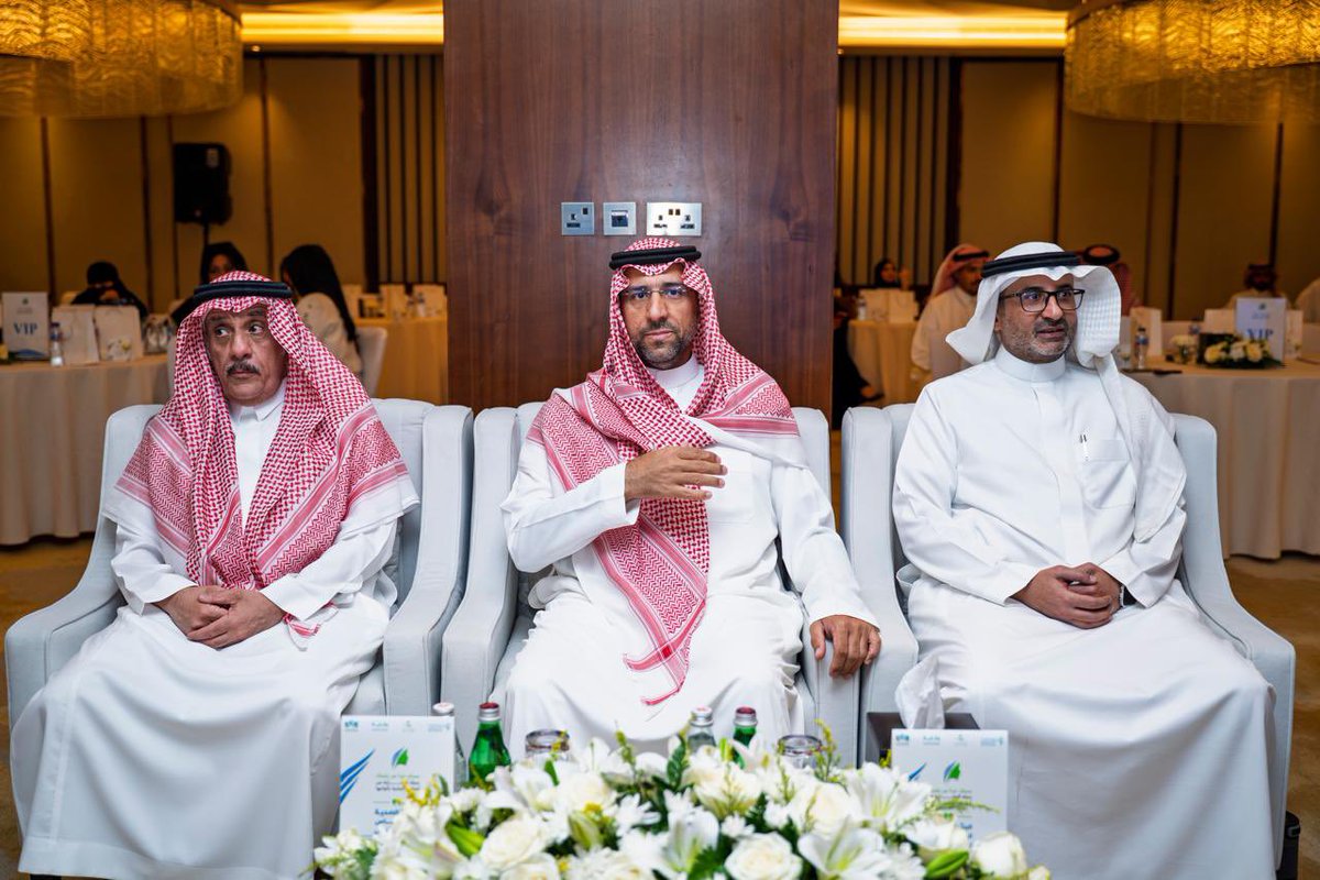 thaqiforg's tweet photo. برعاية وحضور صاحب السمو الملكي الأمير فيصل بن سلطان بن ناصر آل سعود، رئيس مجلس إدارة جمعية «ثقف»؛ دشّنت الجمعية مبادرة «صحتك تبدأ من بشرتك»، برعاية شركة أراك الطبية، وبدعم لوجستي من شركة الريادة الماسية.

وتهدف المبادرة إلى تعزيز الوعي بصحة البشرة، ونشر ثقافة الوقاية والكشف المبكر، من خلال أنشطة توعوية وميدانية تسهم في تعزيز الوعي الصحي وجودة الحياة.

شكرًا لشركائنا على دعمهم وإسهامهم في إنجاح المبادرة وتحقيق أثر صحي مستدام. 

#جمعية_التثقيف_الصحي_ثق
#التوعية_بصحة_البشره