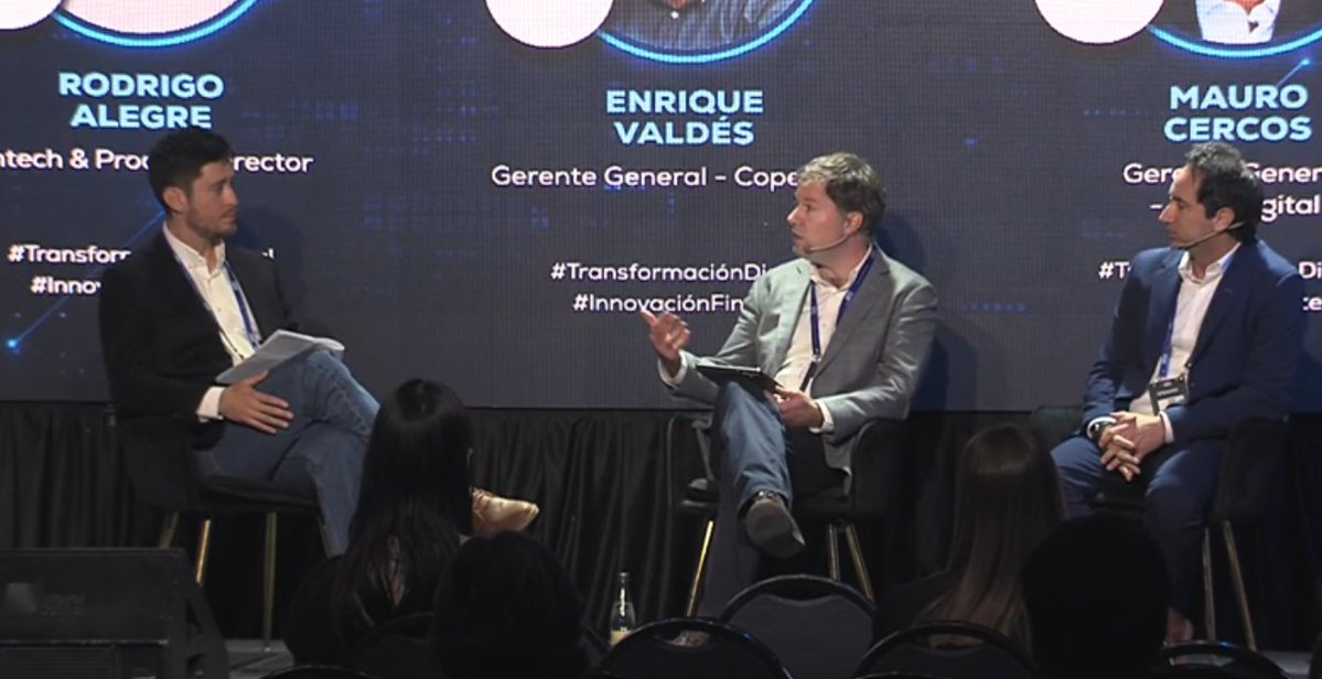 americadigital2's tweet photo. #MinutoAMinuto |             

💬"Convertir el conocimiento del usuario en inteligencia de datos exige pasar del impulso promocional a la creación de experiencias personalizadas con impacto real"    

#TransformaciónDigital #InnovaciónFintech https://t.co/D4Twh653JA