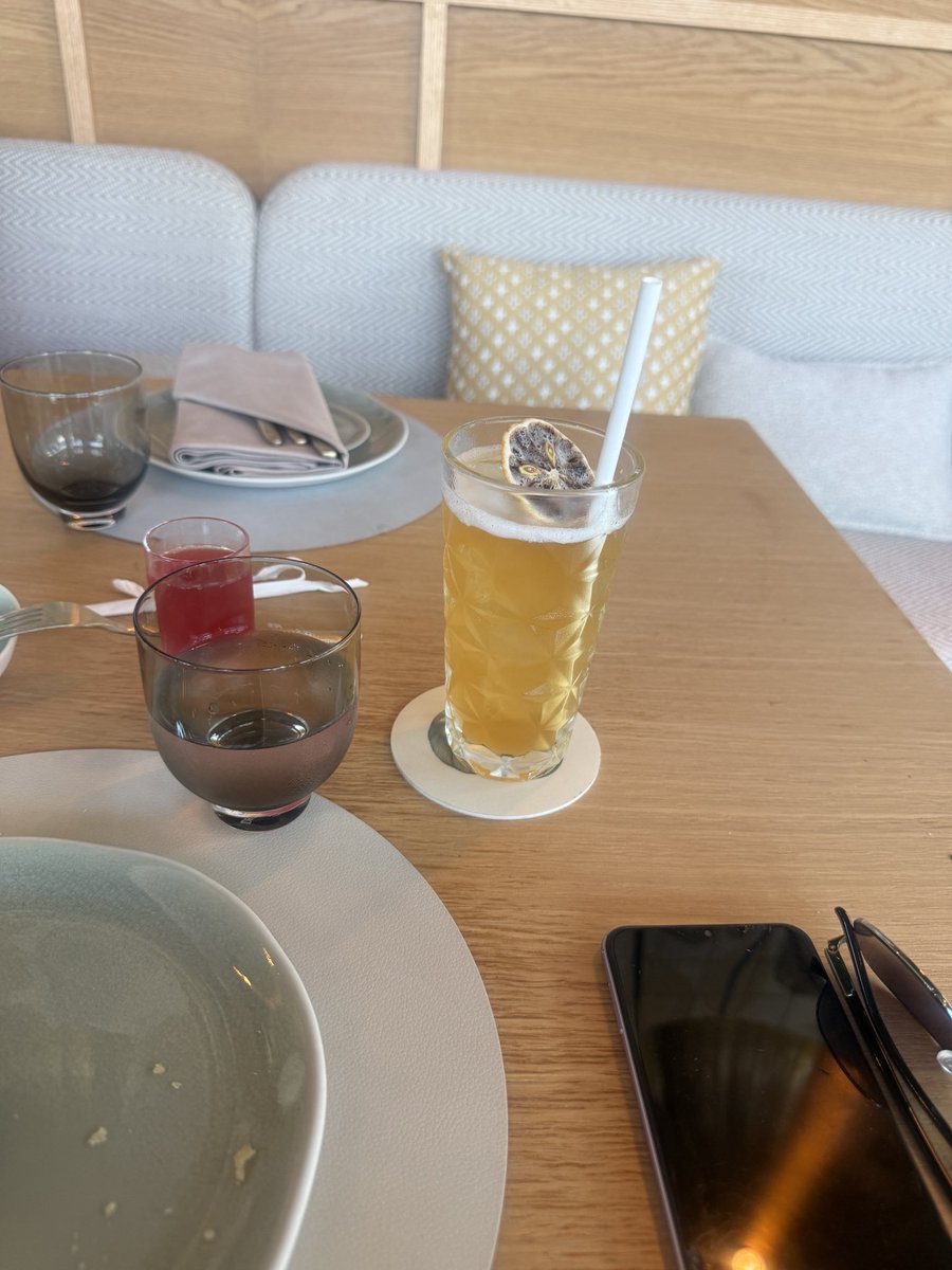 IFollowback_68's tweet photo. @first_1ine I have visited Shura and Amala resorts recently. Although the resorts there are truly luxurious, my greatest pride is the Saudi team . They are well trained, full of passion, and unfailingly courteous. https://t.co/HO2BDXbwuV