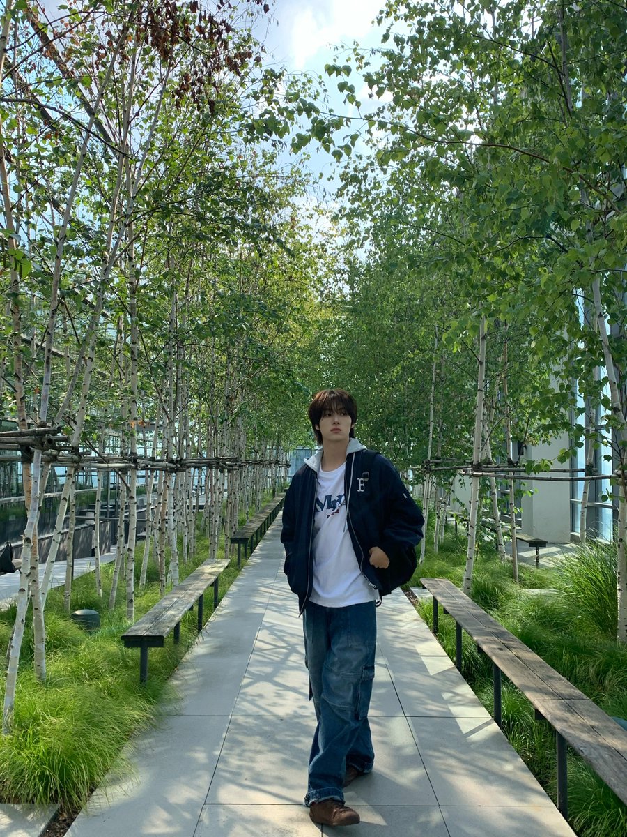 TWS_FRANCE's tweet photo. 「 10.09.26 - INSTAGRAM 」
Post de #YOUNGJAE :
› "#.Pub Je suis venu parce que tu m'as manqué"
#MBLKOREA #MBLCREW #MBLVarsityJacked"
#영재 #TWS #투어스 #247WithUs @TWS_PLEDIS https://t.co/gCm30Rq2jV
