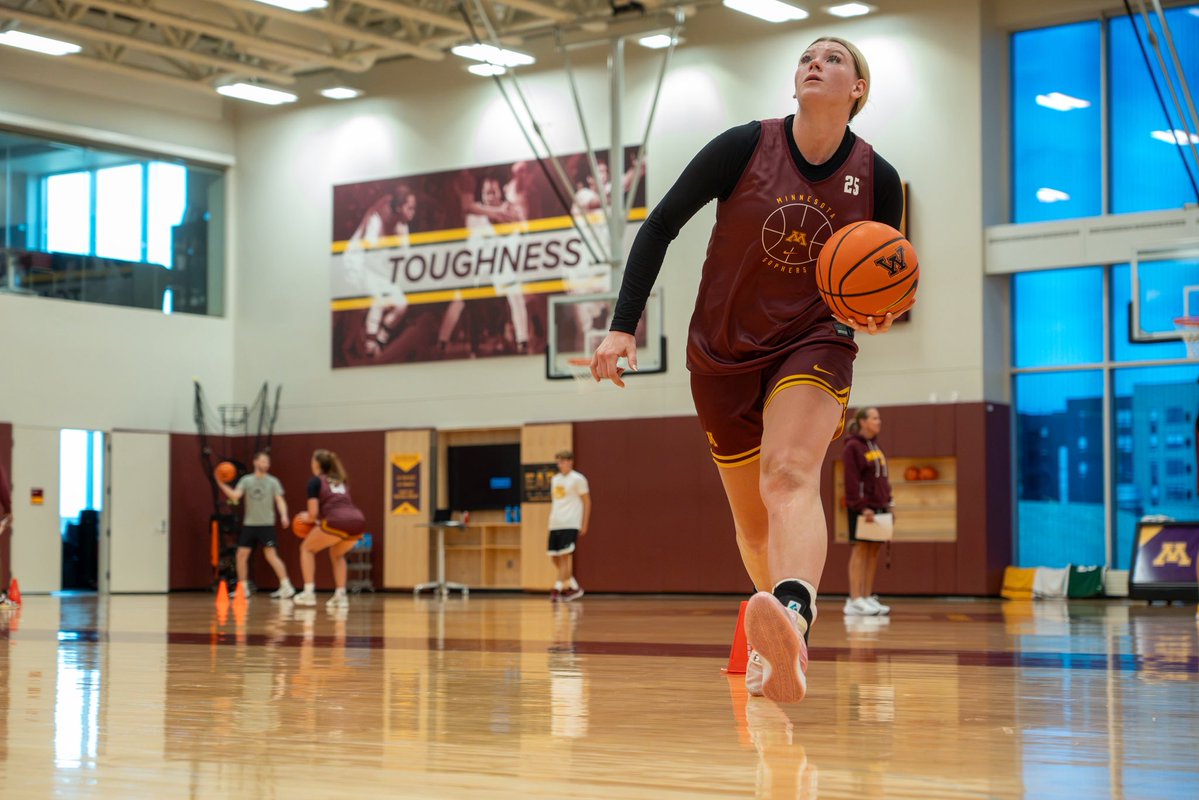 GopherWBB's tweet photo. Feels good to be back!🏀😊

#SkiUMah | #Gophers〽️ https://t.co/SAaTtXKlq2