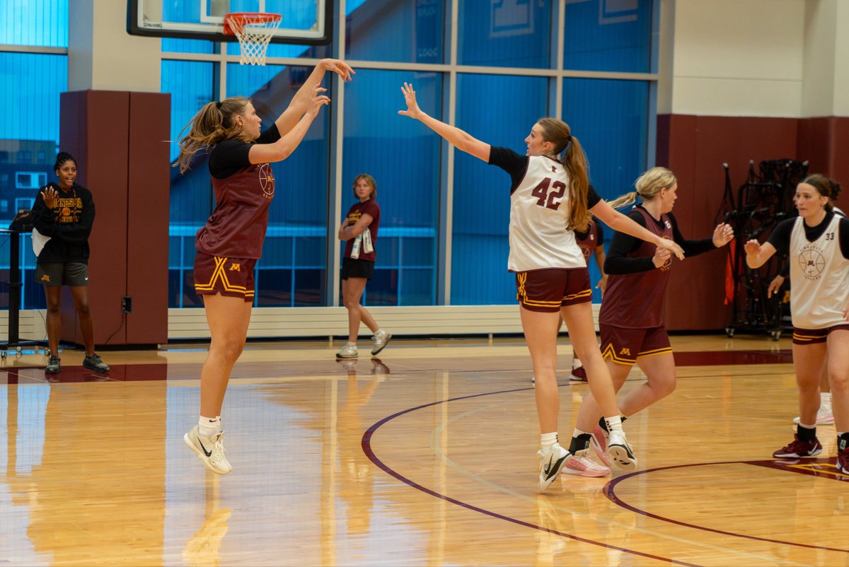 GopherWBB's tweet photo. Feels good to be back!🏀😊

#SkiUMah | #Gophers〽️ https://t.co/SAaTtXKlq2