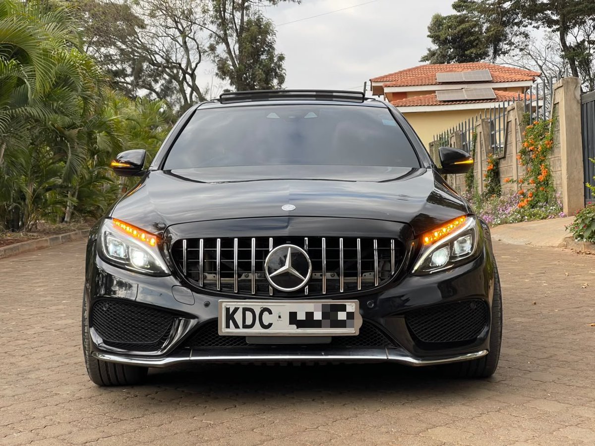 xTorqueLord's tweet photo. 2014 MERCEDES BENZ C200 AMG LINE W205 ✅

💰PRICE : KSHS 3,200,000
🟡2000cc petrol engine
🟡automatic transmission
🟡Red leather interior
🟡Panoramic sunroof 
🟡Heated seats
🟡Aftermarket carbon fibre steering wheel
🟡Lane asssist
🟡Led headlights &amp; daytime running lights https://t.co/jhfv8vNF5s