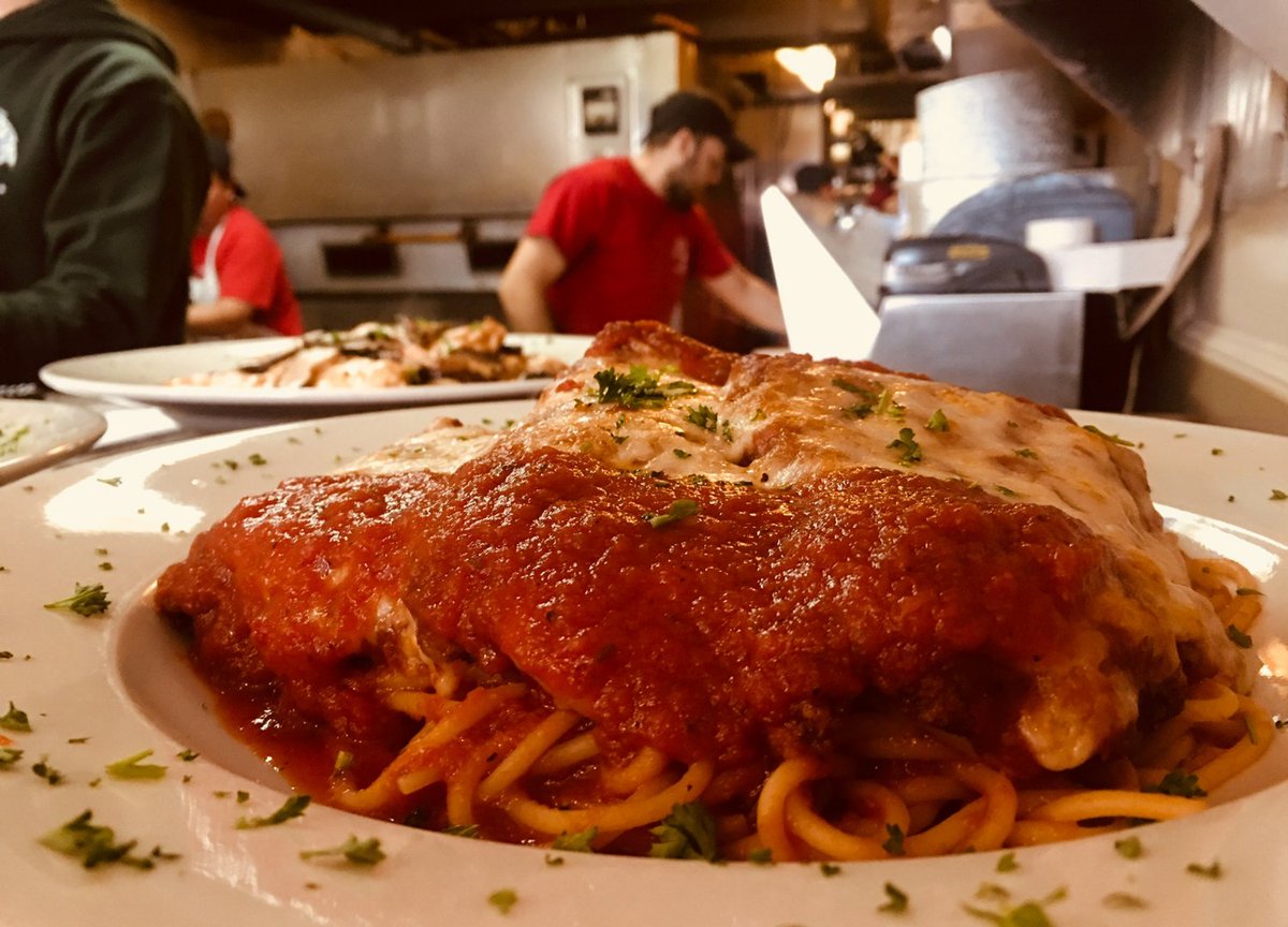 arcuripizzact's tweet photo. Enjoy Italian favorites like lasagna, baked pasta, and hearty entrées, prepared with the comforting flavors and generous portions.

View our menu at https://t.co/81pK7UWD0a 

#arcurispizza #italianfavorites #dinnerinct #cteats https://t.co/3QLh3y5DYX