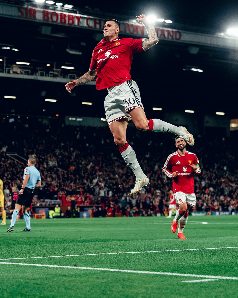 ChampionsLeague's tweet photo. Air Šeško 🌟

#UCL https://t.co/ZQA6ADf4WY