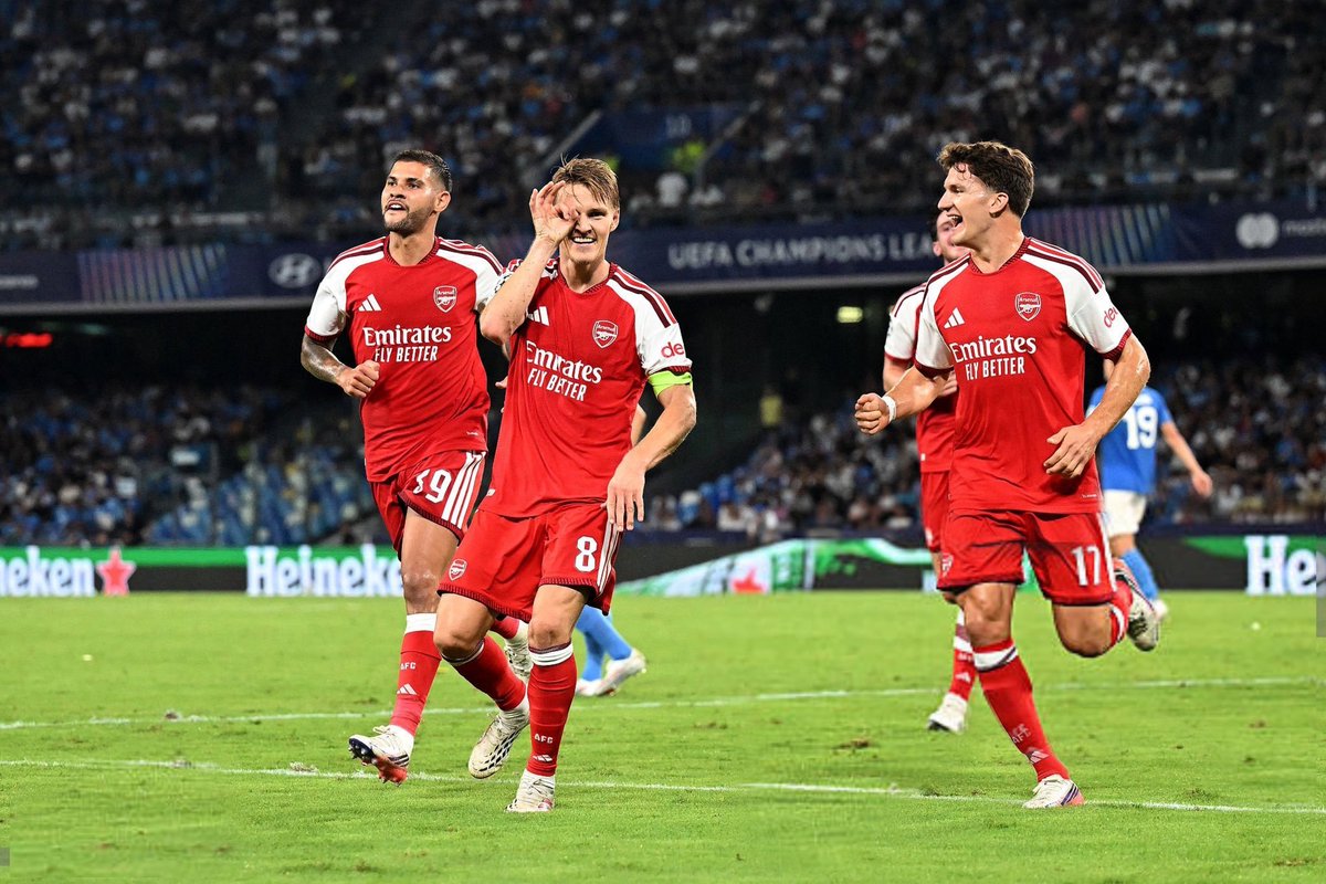 CHRISTOSTZOL's tweet photo. Winning team #Arsenal https://t.co/jKG6ihpm0r