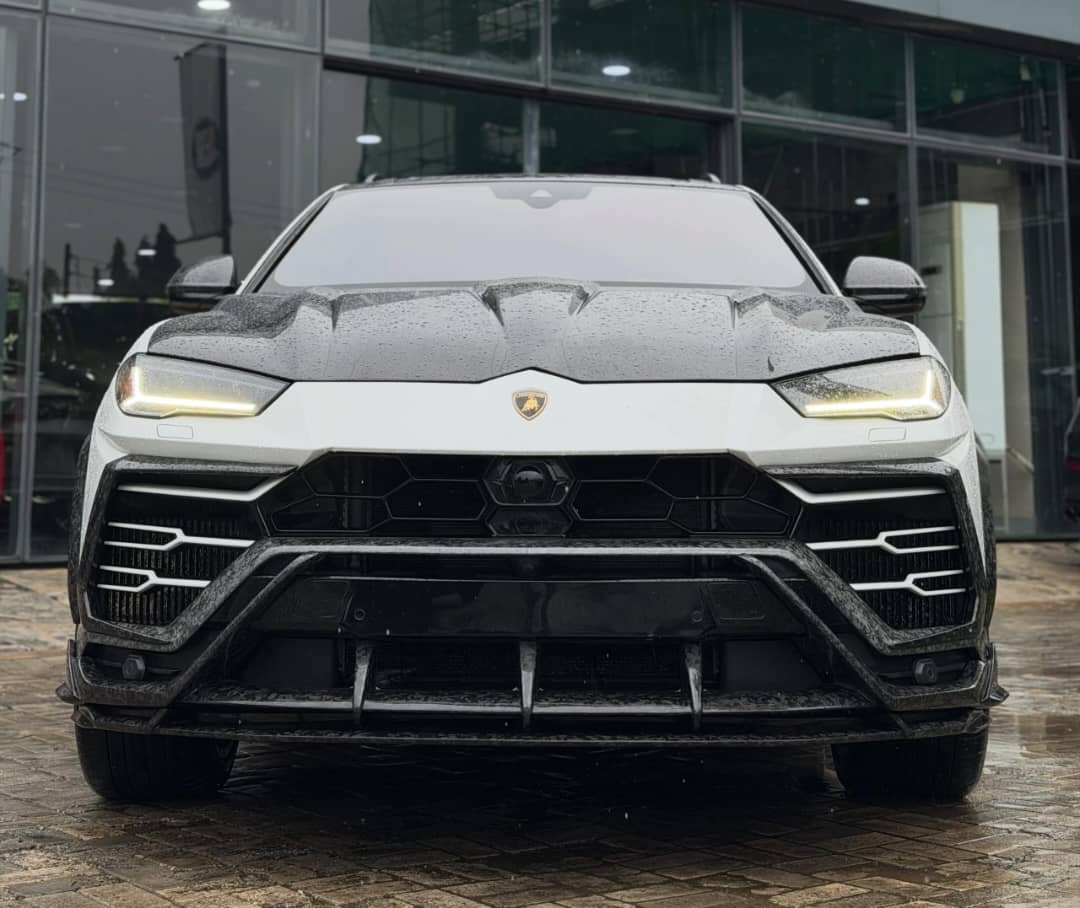SundayJasp71945's tweet photo. 2019 Lamborghini Urus | White And Black On Rosso Red • 26K Miles • For Sale.

Price: 375 Million Naira.
Location: Central Area, Abuja

WhatsApp/Call: 07079630275

Free Doorstep Delivery Nationwide..

#forsale #abuja #delta #doorstepdelivery #nationwidedelivery https://t.co/rBode4R3RA