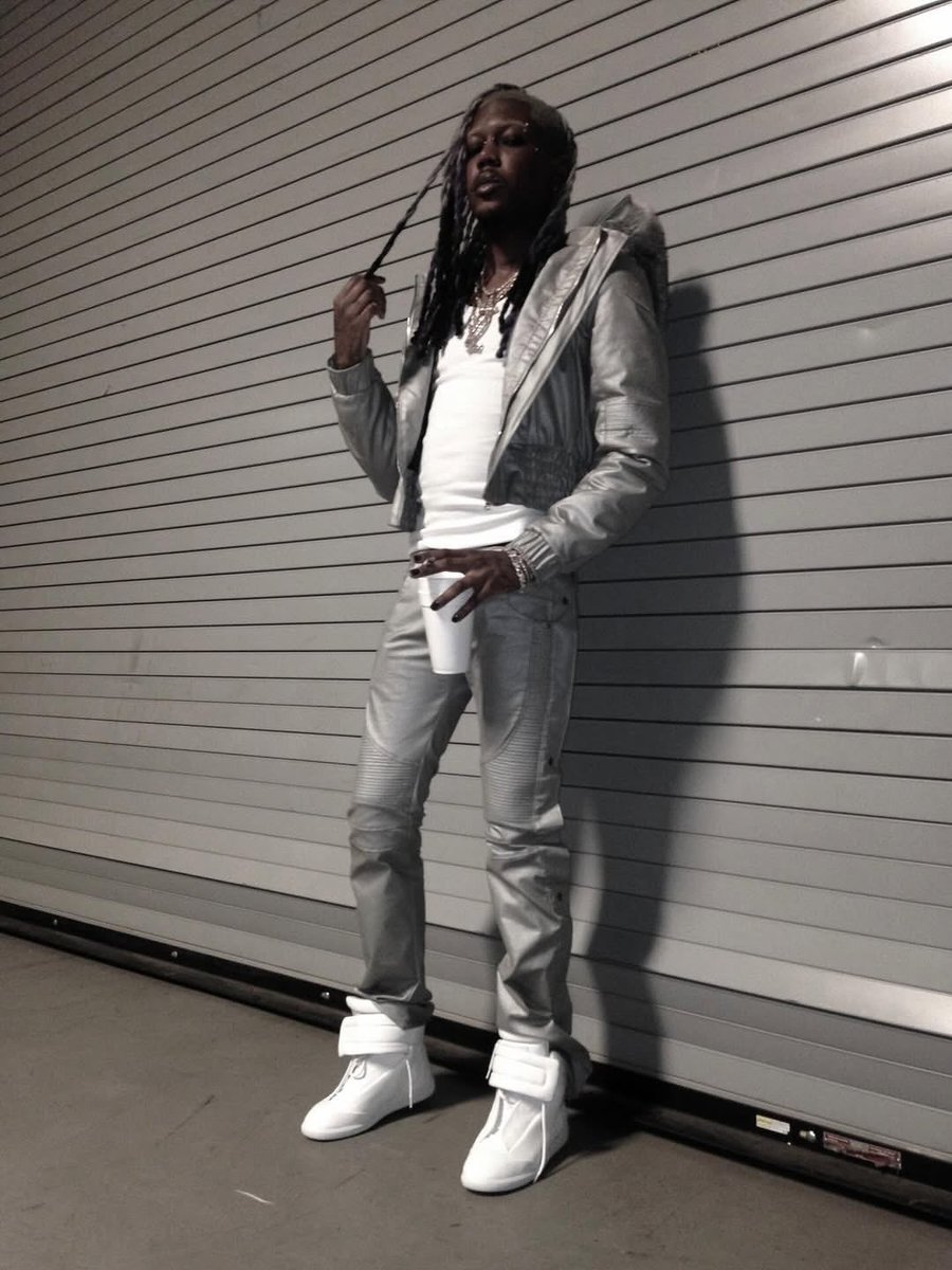 catalogging's tweet photo. Ryw FW25 “Dandelion” Silver Hooded Jacket &amp; Maison Margiela Futures seen on rapper Destroy Lonely (2025) https://t.co/n3L93w7Mjz