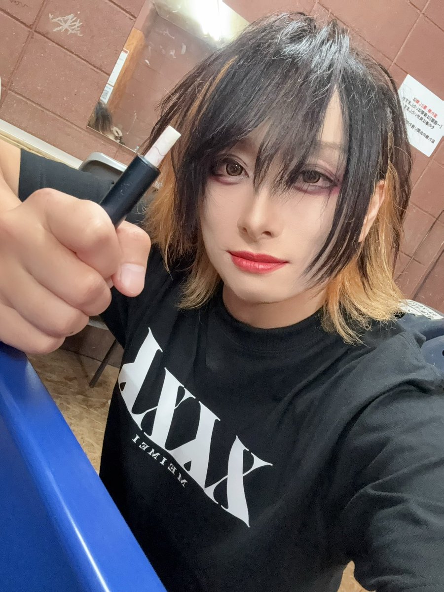 meimei_izumi's tweet photo. 新潟CLUB RIVERST ワンマン
第二の故郷は相変わらず最高に熱くて幸せでした。

だいぶ待たせちゃってごめんな。このメンバーでまた君達に会えて本当に良かった。

メイメイはこれからも新潟に行きます。

その前に今日の続きを10/1の東京ワンマンでまたやろうな？ https://t.co/0XWMy9qgqQ