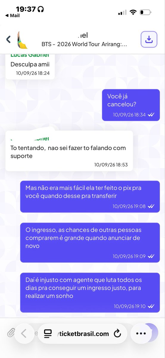 PollyC55195's tweet photo. Gente vocês forem vender ingresso para o show, não fazem isso com outras armys, tem outras formas de mediação, não é justo a gente enfrentar filas, fica todo os dias tentando comprar um ingresso no valor bom, quando penso que conseguiu que finalmente irá realizar um sonhos de ano https://t.co/6JwbamWniI