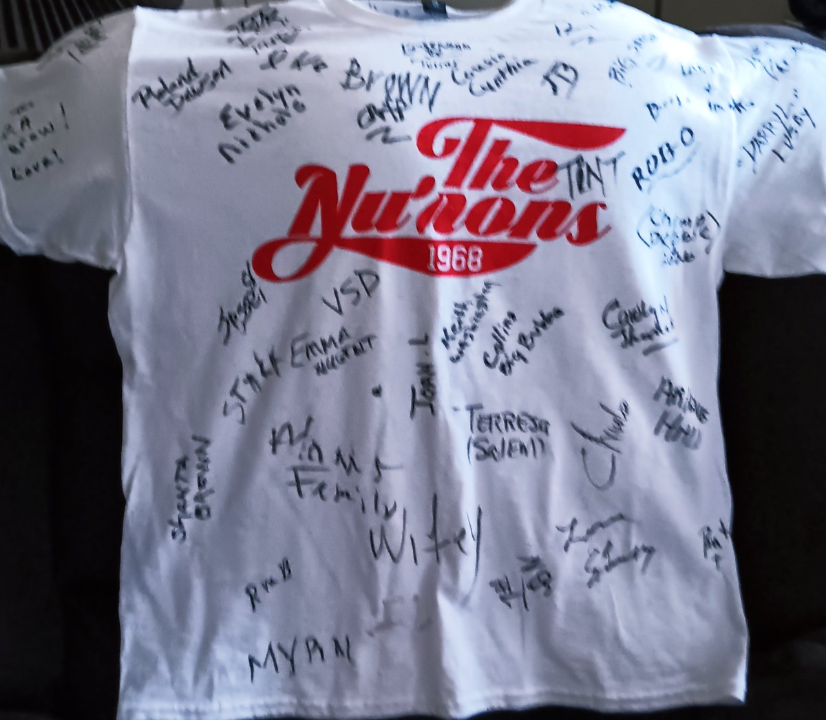 TheNuRons's tweet photo. #JerseyReunion 💎
A weekend full of love and family/friends from the neighborhood.

Always pay homage in my shows to my blueprints William 'Poogie' Hart and The Delfonics.

Salute and love. ❤️‍🔥

#phillysoul #jerseysoul https://t.co/b8fsOxtdo1