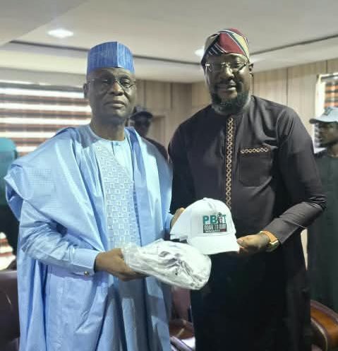 PBATDoor2Door's tweet photo. The National Coordinator of the PBAT Door-to-Door Movement, Comrade Adekanbi Sunday Asuku CMC, FIMC, FIBDM, led members of the National Secretariat on a courtesy visit to Amb. Ismaila, Chairman/CEO of NAHCON. https://t.co/qovHNZdz7o