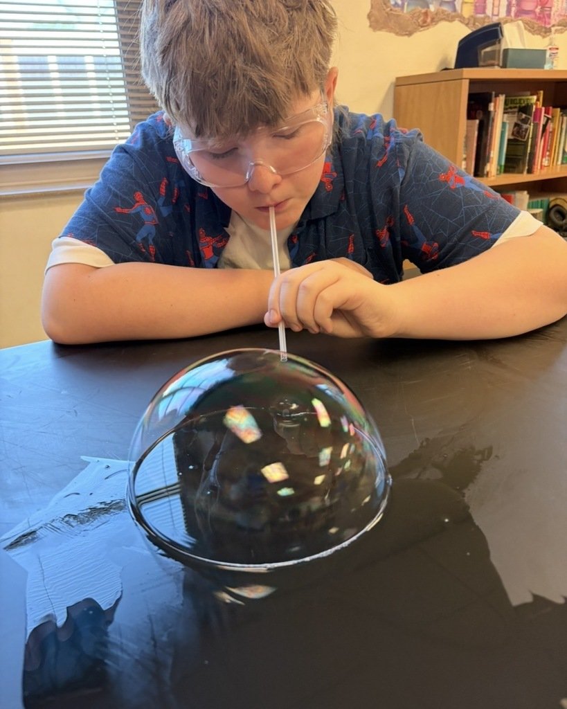 M19_MMS's tweet photo. 7th grade students putting their lab skills to the test with a Bubble Lab. #MMSPride https://t.co/t6UPPgzybr