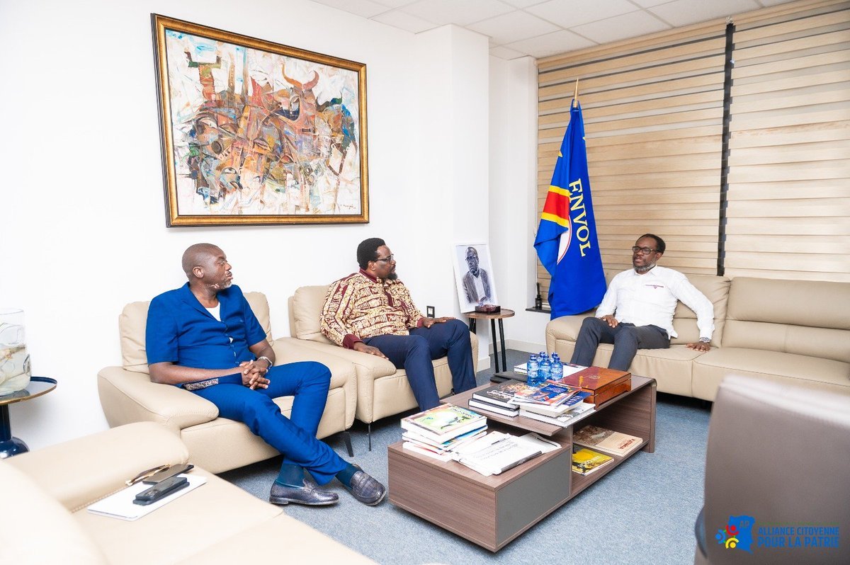 Aprdc31's tweet photo. L'alliance citoyenne pour la patrie a échangé avec Delly Sesanga sur les principaux enjeux auxquels la RDC  est confrontée, avec une attention particulière accordée à la question d’un dialogue national inclusif. @Icone_Carbone @LUMUMBAJj @DSESANGA @followers https://t.co/pVpXutmOt7