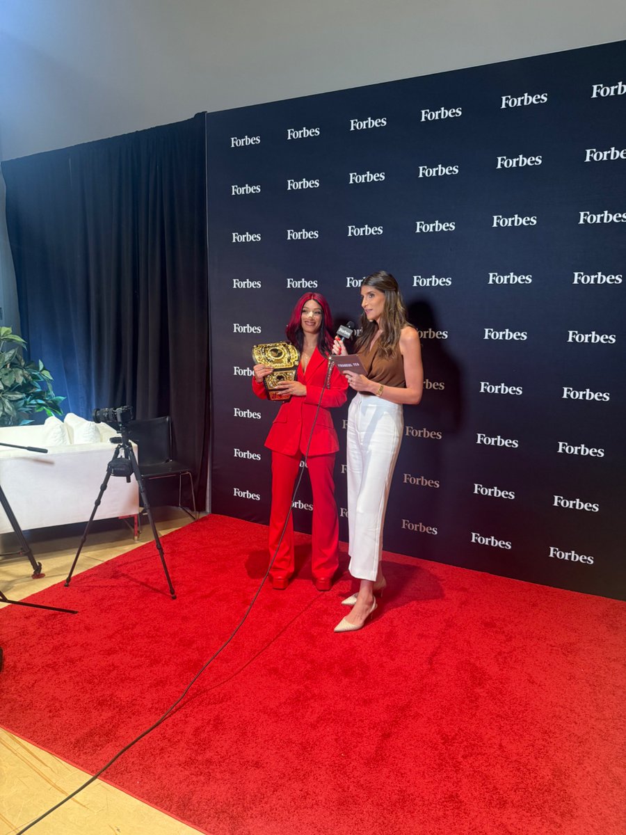MercedesVarnado's tweet photo. I’m proud to bring women’s wrestling into spaces where it deserves to be seen, heard, and respected! From the ring to the Forbes Women’s Summit, I’m showing that women’s wrestling belongs in every room. 🤑👊🏽 https://t.co/HEdyoLdFgn
