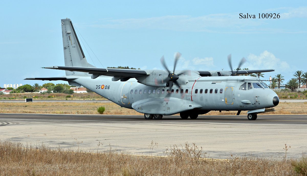 05derecha's tweet photo. Esta tarde hemos podido ver operar desde la #BASanJavier este "Tucán" (CASA #C295M) del #Ala35. #AcademiaGeneraldelAire @EjercitoAire. @SpottersMurcia https://t.co/1KoMQOWFG3