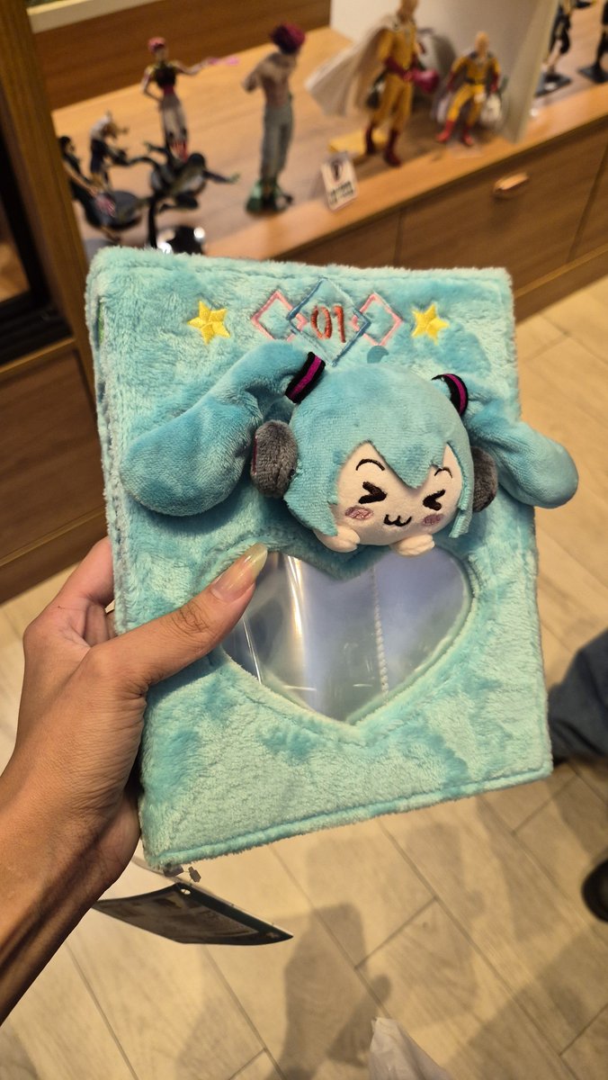 myuuzakii's tweet photo. 🚨 ATENÇÃO !!!!
BINDER DA HATSUNE MIKU https://t.co/YqtpybZ18P