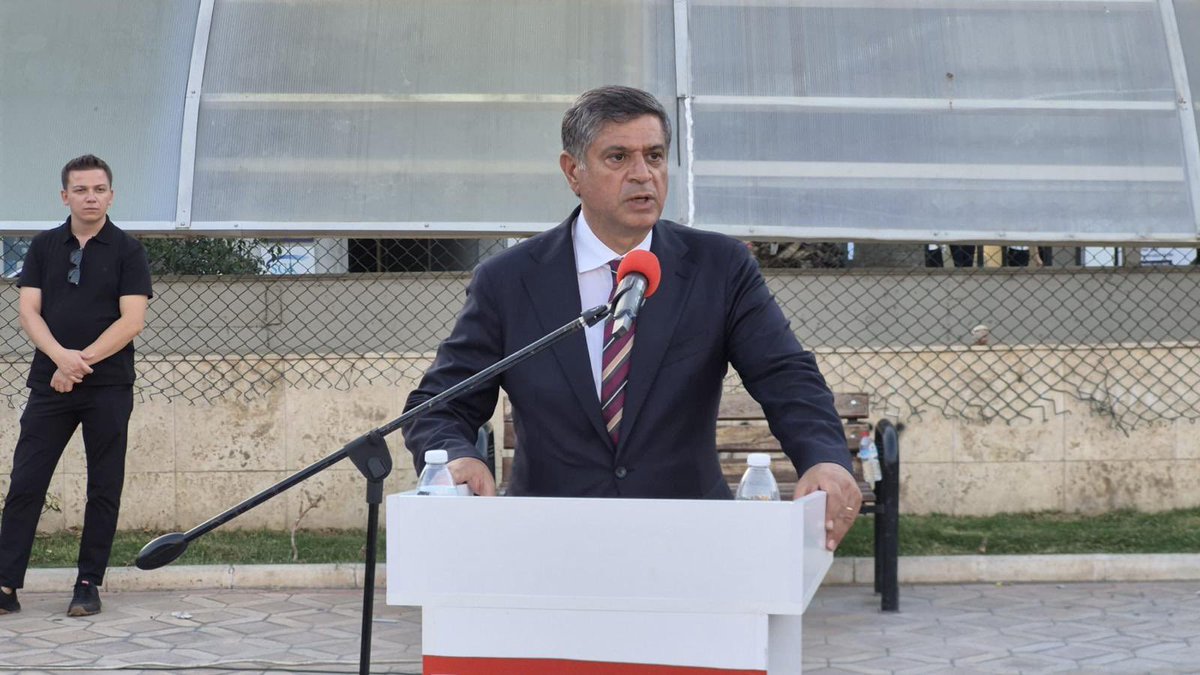 PolatSaroglu's tweet photo. Menemen’de partimizin yeni İlçe Başkanlığı binasının açılışını büyük bir coşku ve heyecanla gerçekleştirdik.

#YENİParti’mizin Türkiye’nin geleceğine dair ortaya koyduğu güçlü irade, bugün ülkemizin dört bir yanında yükselen değişim talebiyle buluşuyor. Açtığımız her kapı, attığımız her adım; halkın iktidarına yürüyüşümüzü daha da güçlendiriyor.

Türkiye değişime, Yeni Parti iktidara hazır!

Yeni ilçe başkanlığı binamızın örgütümüze ve Menemen’e hayırlı olmasını diliyorum.

Yolumuz açık, mücadelemiz ortak, hedefimiz iktidar!