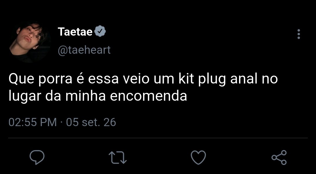 minnautor's tweet photo. Mini #taekookau onde: Jeongguk e Taehyung são vizinhos de porta e as encomendas deles acabam sendo trocadas https://t.co/5hm64YV76Y