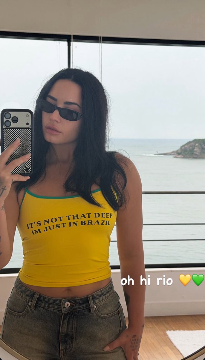 ddlovato11222's tweet photo. Oh Hi Rio 💛💚 https://t.co/ye2iropv7b
