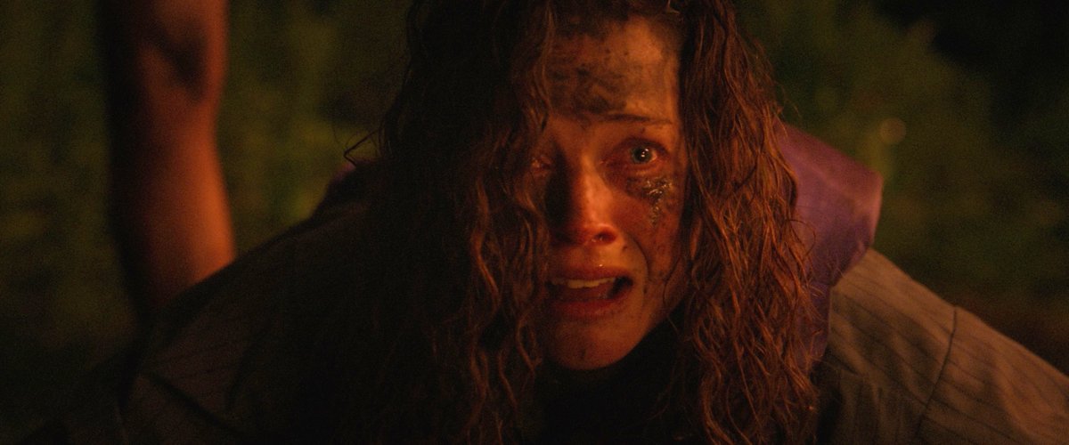 BDisgusting's tweet photo. NEW IMAGES - Jane Levy and Jessica Rothe star in the brutal slasher movie RIVER.

Inspired by classic slasher movies.

Three siblings reunite after the death of their father. They soon realize they’re being stalked by a faceless killer. https://t.co/73vMyOo4OA