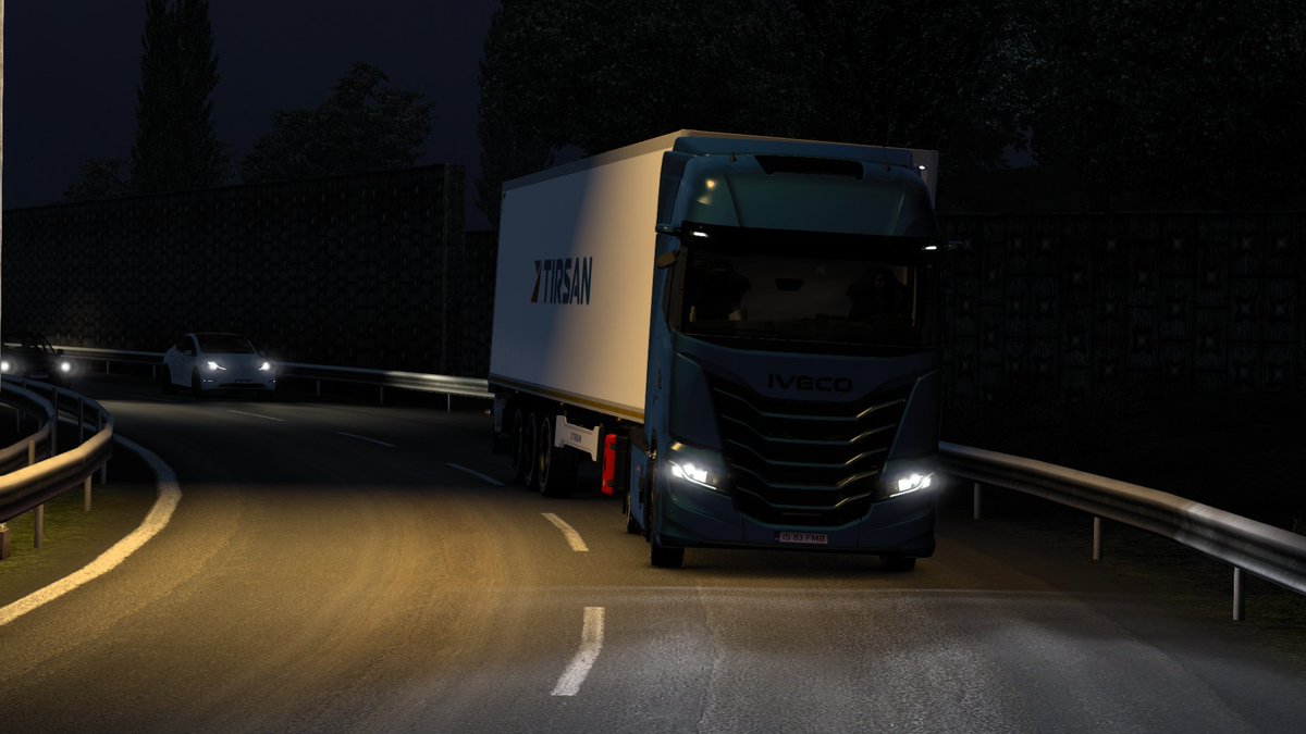 MilesnMachines's tweet photo. Them night time hauls🔥🔥
Iveco on the assignment🚛💥

#ETS2 #TruckersMP @SCSsoftware  #BestCommunityEver https://t.co/Vf7Btlvl3q