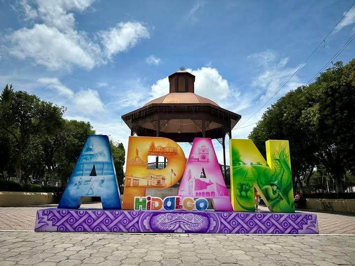 IfdpHidalgo's tweet photo. En el Instituto Federal de Defensoría Pública, Delegación Hidalgo, trabajamos para garantizar que el acceso a la justicia llegue a todas las personas, sin excepción.
En esta ocasión, realizamos una visita al Centro de Reinserción Social del municipio de Apan, donde nuestro Titular y personal de la Delegación Hidalgo del IFDP, Lic. Alberto Islas Lara personal brindaron atención directa a las personas privadas de la libertad, revisando sus asuntos para ver si son candidatos para nuestro programa de libertades anticipadas o nuestro programa de apoyo con tramites de becas del bienestar, además se proporcionó asesoría legal  a los internos y se dio a conocer los servicios gratuitos de asesoría y representación jurídica que ofrece la Defensoría Pública Federal.
📷Oficinas en Pachuca, Hidalgo
📷771 717 0660 | Ext. 3081
📷Oficinas en Huejutla, Hidalgo
📷789 896 0181
📷Defensatel: 800 224 2426
#AcercandoLaJusticiaALaGente #IFDP #Hidalgo #LaCasaQueTeDefiende
