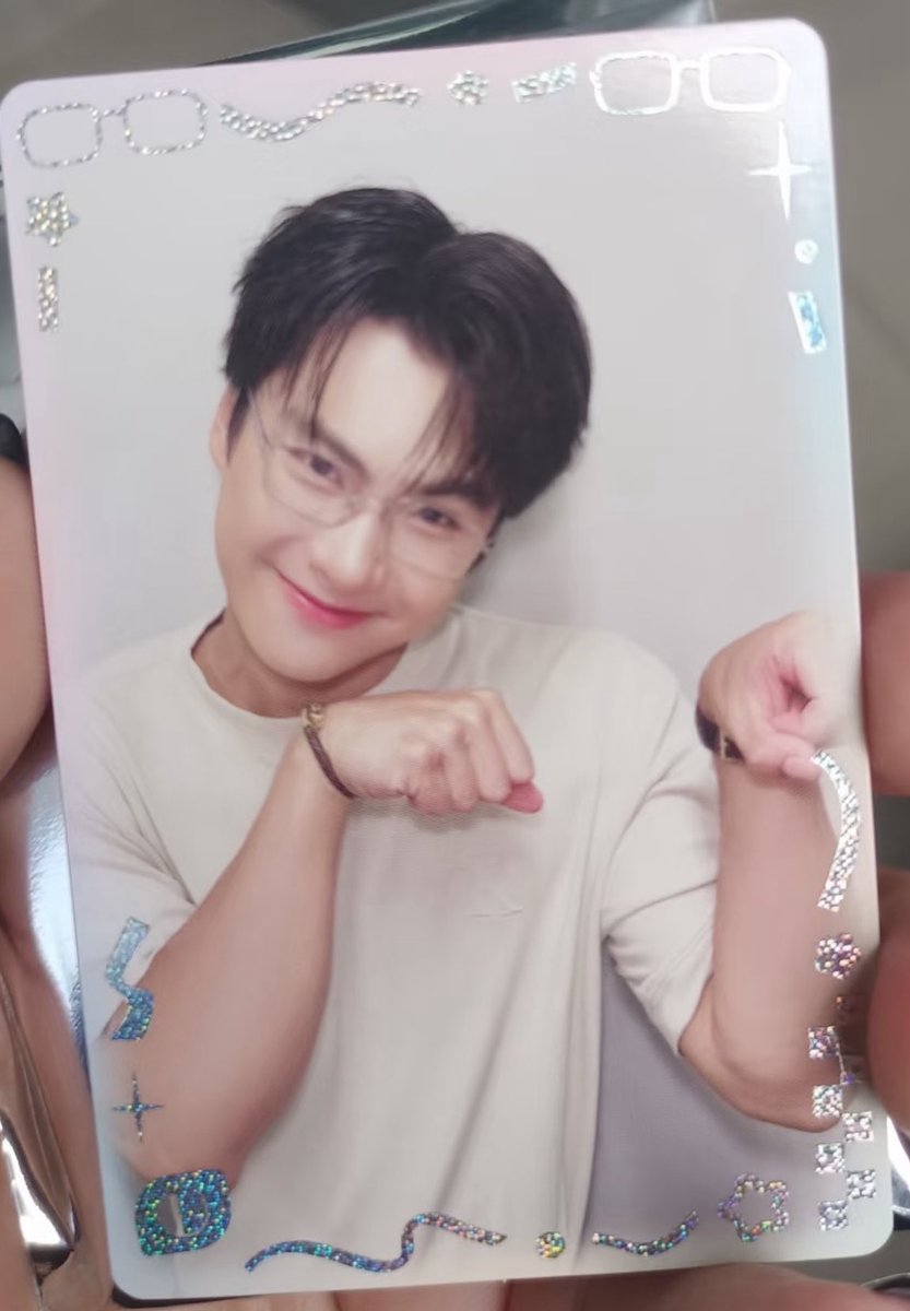 Ohmlotusnnn's tweet photo. 😆I have ordered the first one from an online seller. Definitely will buy the second one. 😏🧡
Golden puppy with meow gestures~🐶🐱very interesting~🥰.
Cr: ctto 

 #Ohmpawat 🐶🧡🐱 https://t.co/8hhe8LTJZg