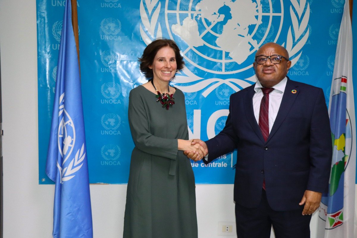 UNOCA_NEWS's tweet photo. Ce 10 septembre, le Représentant spécial du Secrétaire général de l’@ONU_fr en Afrique centrale et Chef de l’#UNOCA, Mohamed El-Amine Souef, a reçu Son Excellence Mme Cécile Abadie , Ambassadrice de l'Union européenne au #Gabon avec accréditation à São Tomé-et-Príncipe et chef de la délégation de l'UE à Libreville. Les discussions ont porté essentiellement sur l’approfondissement du partenariat stratégique entre les deux institutions, les questions de paix et de la sécurité ainsi que la stabilisation et le développement durable au Gabon et dans la sous-région