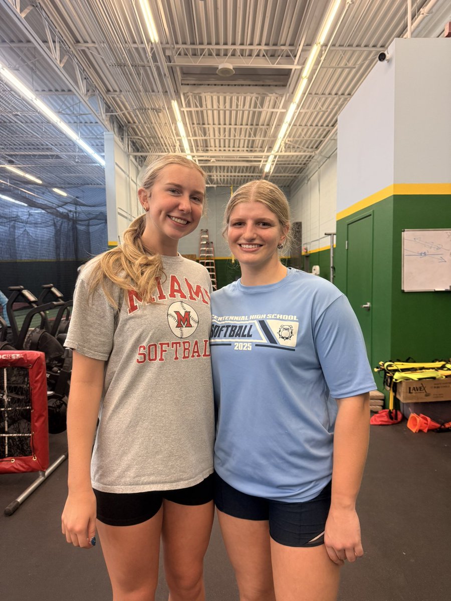 SMerrell2027's tweet photo. Great putting in work with my @TGA_Turner teammate @gwenthewes10 at our Wednesday hitting group!! Getting ready before we take the field in October at @PGFnetwork Show Me the Money in Florida. 

@SoftbalAmerica @D1Softball @LineDsoftball @flpgfmedia @scan1ansports @AlexWright1028 https://t.co/qutFJmLwAF