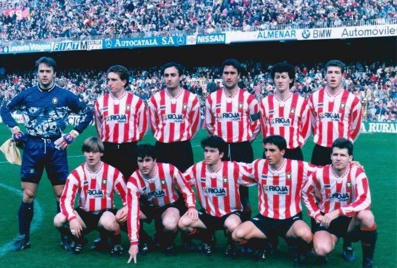olympia_vintage's tweet photo. CD Logroñés 1993/94.

Lopetegui, Eraña, Poyatos, Herrero, Mandiá, Romero.
Marković, Moreno, José Ignacio, Dulce, Salenko. https://t.co/dCLSvwodsA
