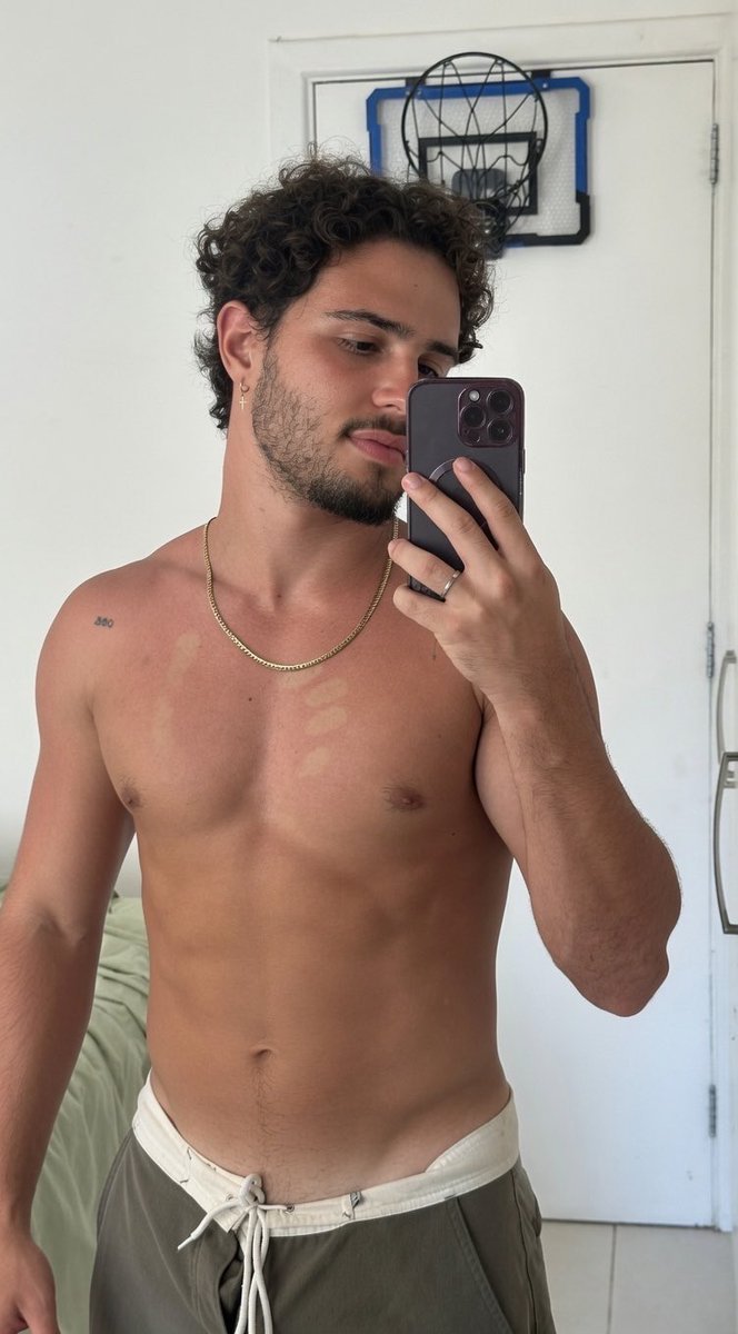 tuitaazsx's tweet photo. a marca da mão 🫱🏽 https://t.co/EP7PhJxC0e
