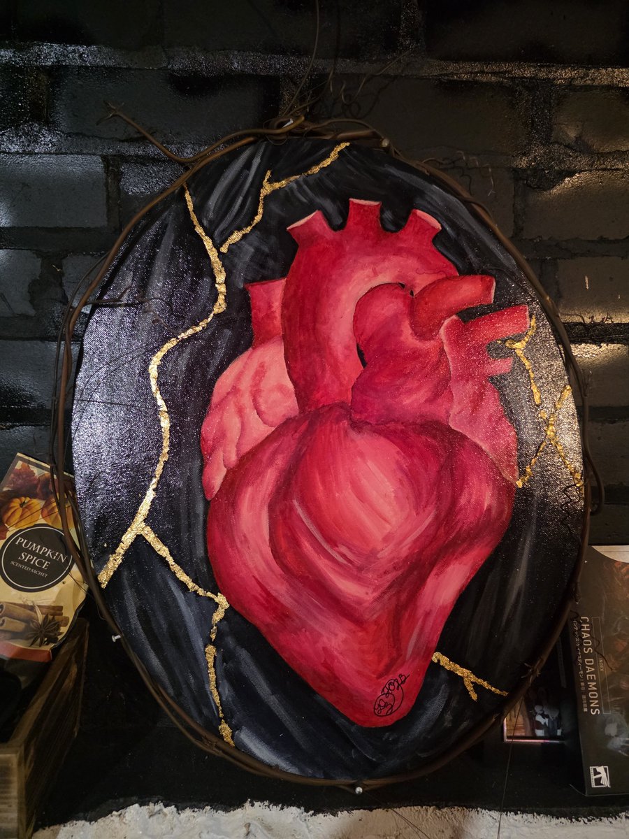 MadamMuzzi's tweet photo. Healing Hearts, 2023 acrylic paint with gold flakes #artist #artmoots #acrylicpainting #paintings https://t.co/fzDJ3DJ0KC